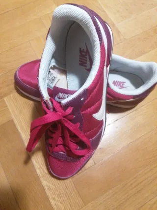Zapatillas Nike Talla 38.5 Rosa/Morado