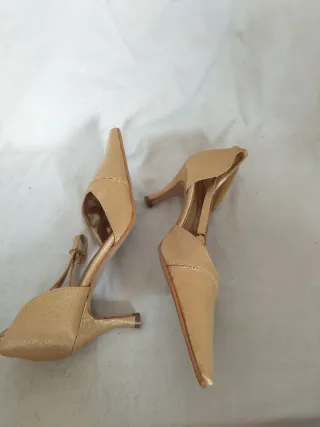 Zapatos de tacón Jennifer Pallasei dorados N/34