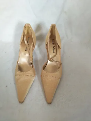 Zapatos de tacón Jennifer Pallasei dorados N/34