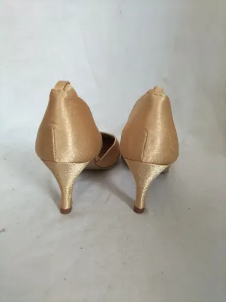 Zapatos de tacón Jennifer Pallasei dorados N/34