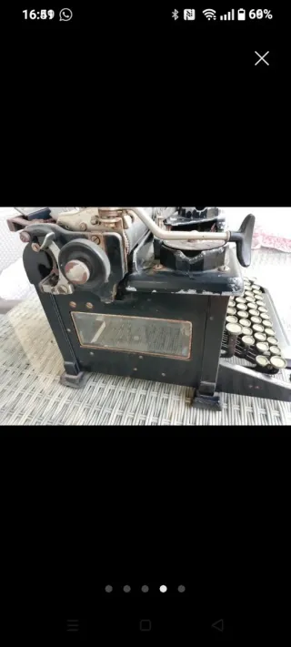 Macchina da scrivere Invicta anni '30