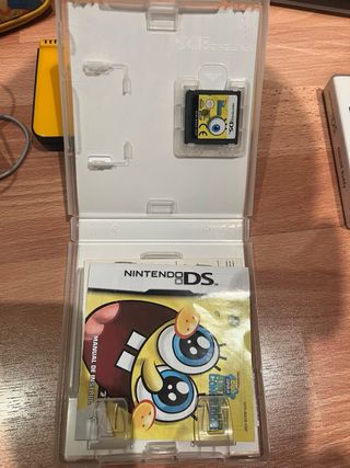 Nintendo DS XL Amarilla + 3 Juegos