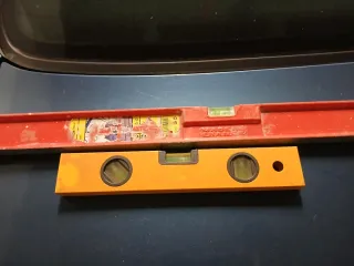 Nivel de burbuja amarillo