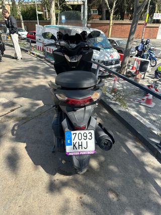 Honda Forza 125cc Maxi Scooter Negra/Marrón