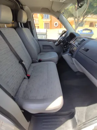 Volkswagen Transporter T5 2011