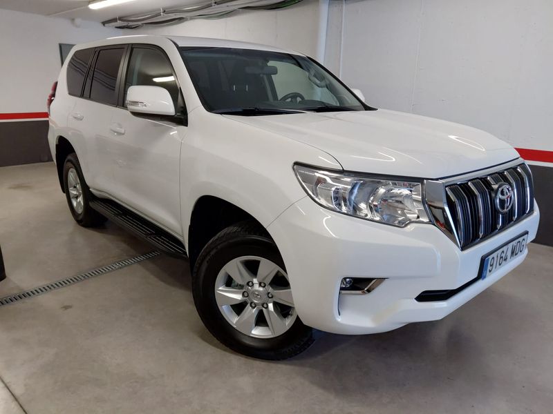Toyota Land Cruiser 2023, foto 3
