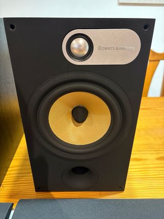 Altavoces B&W 685 100W 8ohms