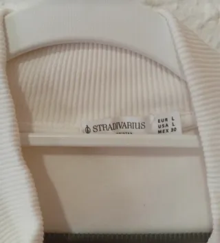 Sudadera Stradivarius blanca cremallera