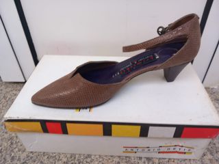 Zapato tacón Antonio Ortiz marrón