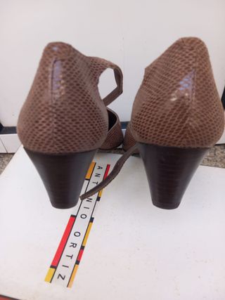 Zapato tacón Antonio Ortiz marrón