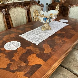 Vitrina y mesa de madera original