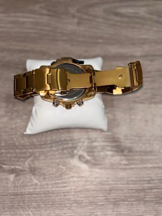 Reloj Skyline Dorado y Negro