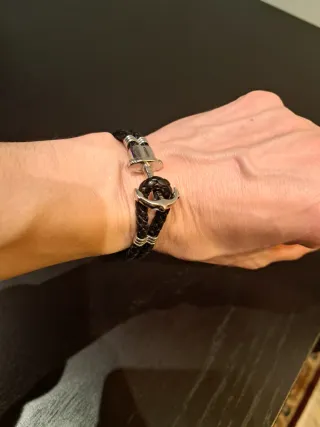 Pulsera Cuero Trenzado Negra y Plata