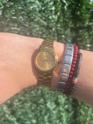 Reloj Junghans Cuarzo Dorado Old Money Daydate