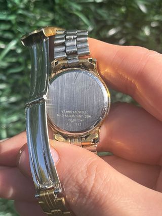 Reloj Junghans Cuarzo Dorado Old Money Daydate