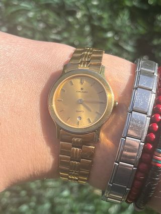 Reloj Junghans Cuarzo Dorado Old Money Daydate