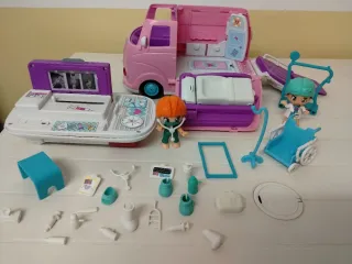 Ambulancia Pin y Pon con 2 muñecos y accesorios