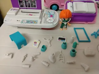 Ambulancia Pin y Pon con 2 muñecos y accesorios