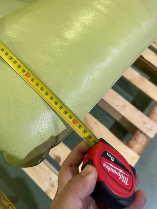 Sofá de piel verde