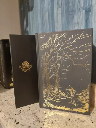 Saga completa: "Una corte de rosas y espinas".