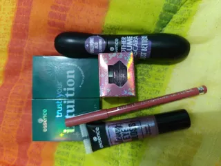 Essence Trucco Set Mascara, Lip Pencil, Gloss