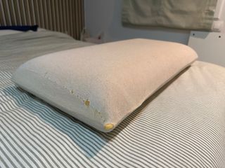 Almohada Viscoelástica 70cm Beige. Muy cómoda.