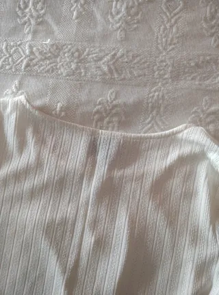 Top blanco manga larga con botones