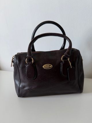 Coach leather handbag in burgundy