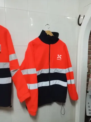 3 polares trabajo (2 TALLA: L)(1 TALLA: M)  12€UNI