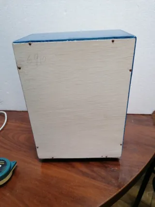 Armario de madera para muñecas Nancy