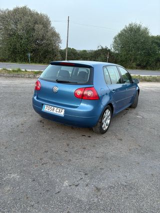 Volkswagen Golf 2004