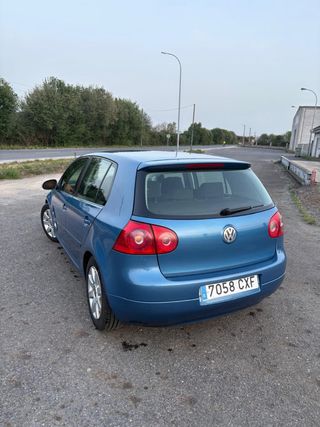 Volkswagen Golf 2004