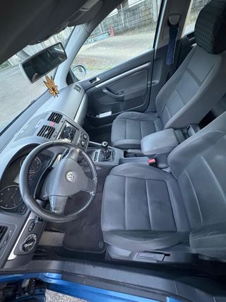 Volkswagen Golf 2004