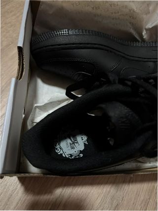 Nike Air Force 1 Low '07 Negras Talla 37.5