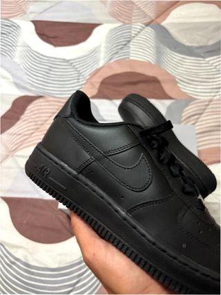 Nike Air Force 1 Low '07 Negras Talla 38