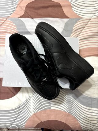 Nike Air Force 1 Low '07 Negras Talla 38