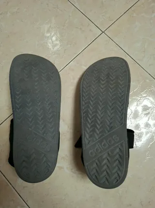 Sandalias Adidas Hombre Negras y Grises