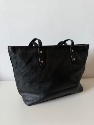 Authentic Coach leather tote bag – classic black