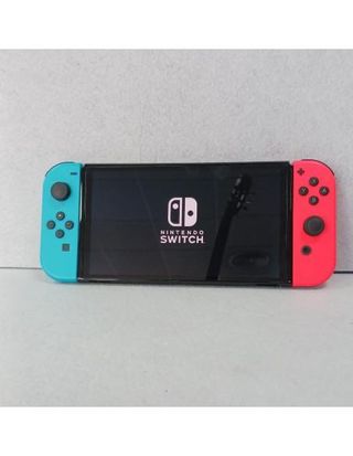 CONSOLA NINTENDO SWITCH OLED CON FUNDA Y ACCESORIOS