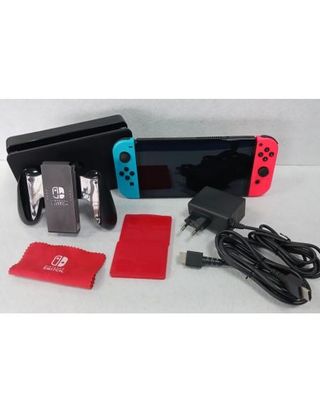 CONSOLA NINTENDO SWITCH OLED CON FUNDA Y ACCESORIOS