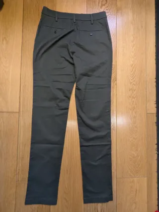 Pantalón Chino Uniqlo Hombre Color Oliva Talla M