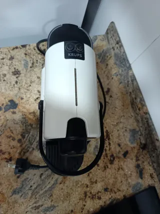 Cafetera Nespresso Blanca, marca Krups