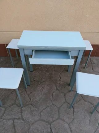 Mesa y 4 Sillas Infantiles Azul y Blanco