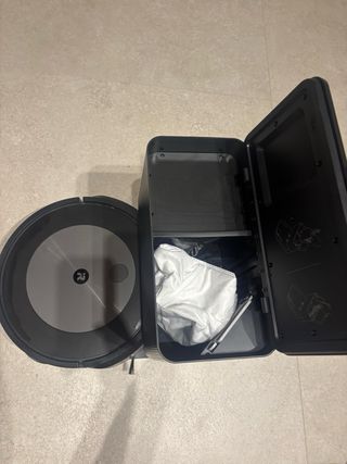 Roomba Combo j5+ Robot Aspirador y Friegasuelos