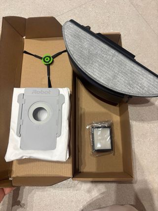 Roomba Combo j5+ Robot Aspirador y Friegasuelos