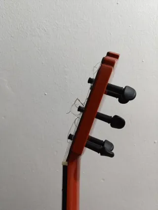 Guitarra  Manuel Guillena palillos mecánicos