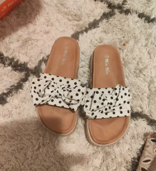 Sandalias Nio Nio lunares talla 38