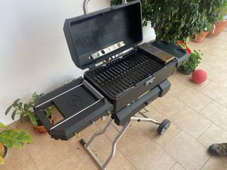 Parrilla Masterbuilt Negra y Plateada