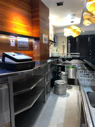 Se vende bar buena situación