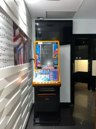 Se vende bar buena situación